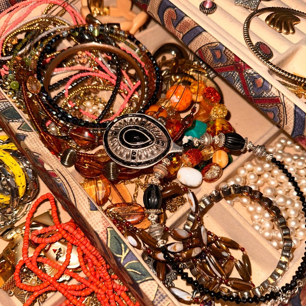 Vintage jewelry box lot